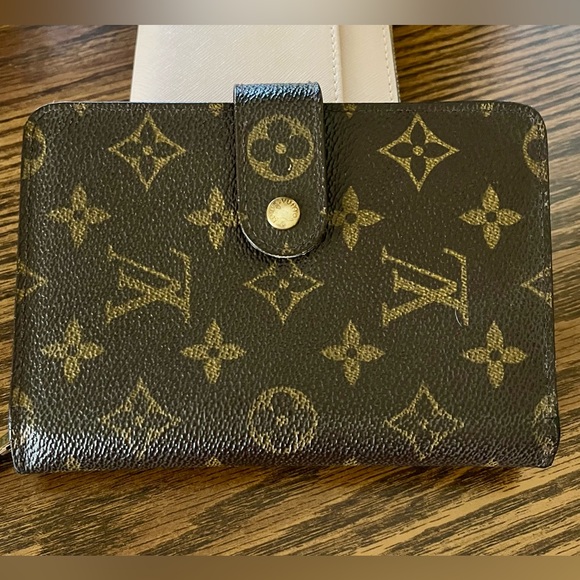 Louis Vuitton Monogram Porte Papier Zipper Bifold Wallet